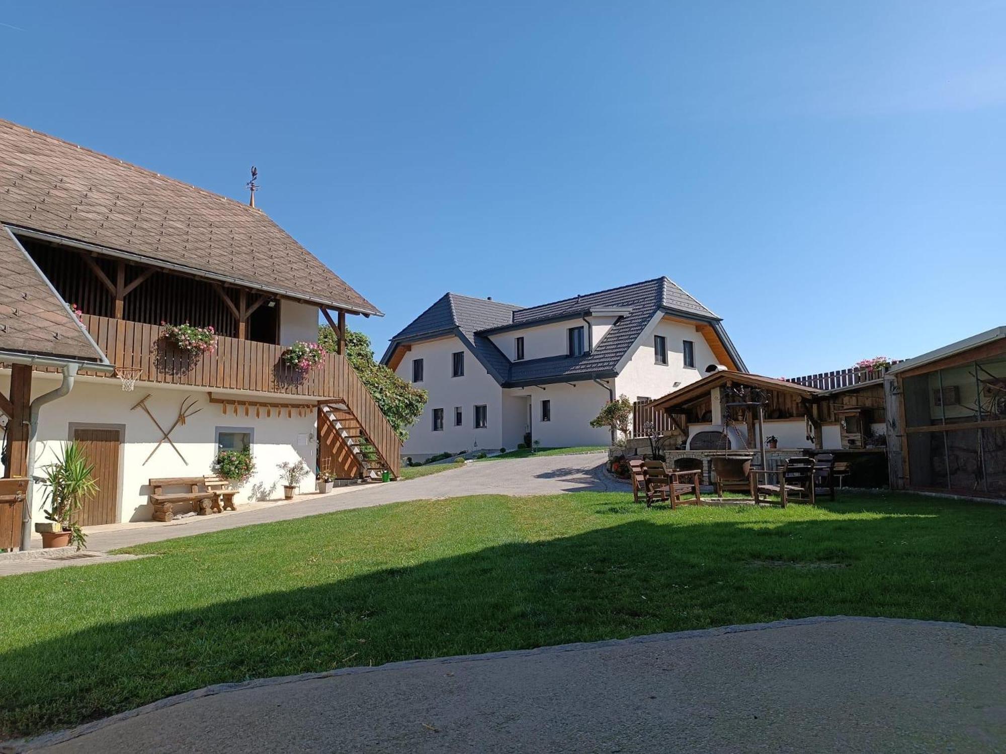 Erlebnishof Koenig-Kober Vila Poellau Exterior foto